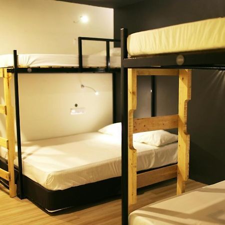 Revopackers Beds And Bunks Hostel Куала Лумпур Екстериор снимка