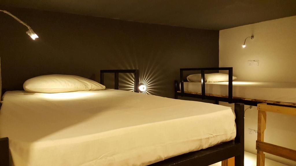 Revopackers Beds And Bunks Hostel Куала Лумпур Екстериор снимка