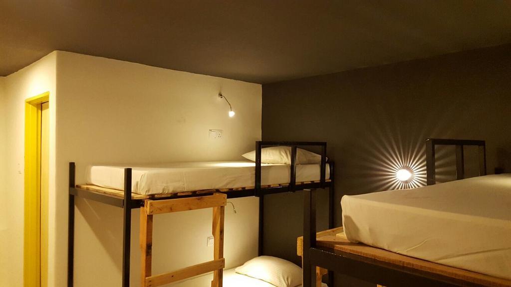 Revopackers Beds And Bunks Hostel Куала Лумпур Стая снимка
