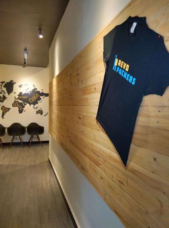 Revopackers Beds And Bunks Hostel Куала Лумпур Екстериор снимка