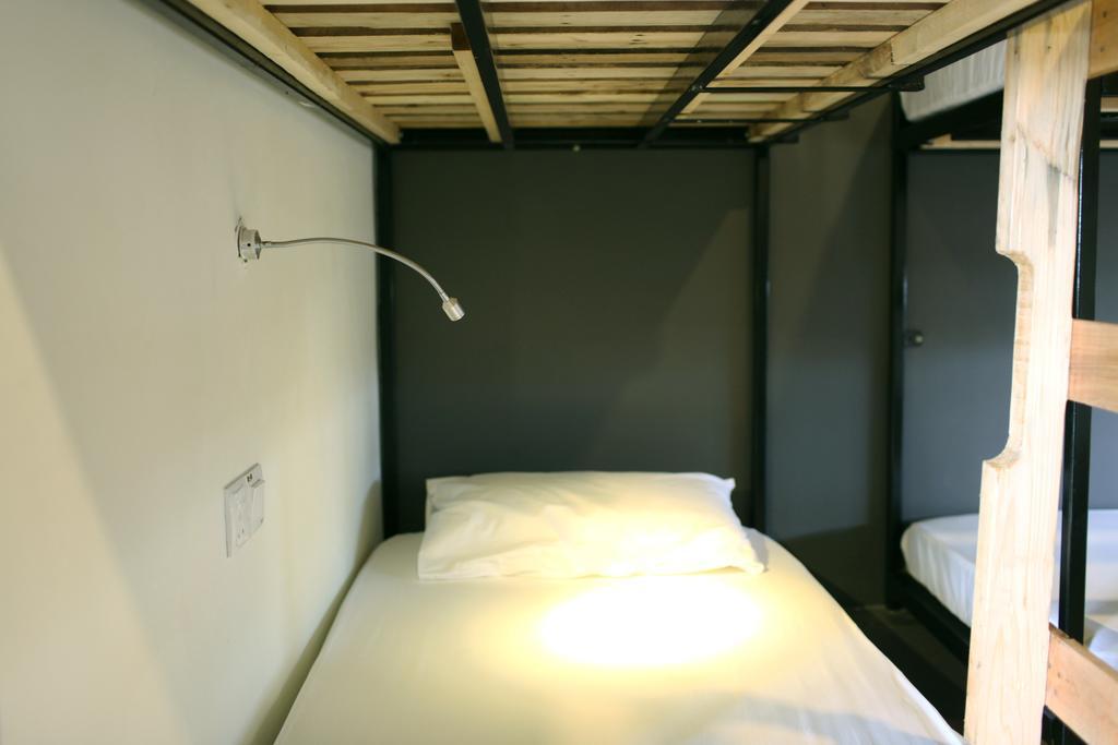 Revopackers Beds And Bunks Hostel Куала Лумпур Екстериор снимка
