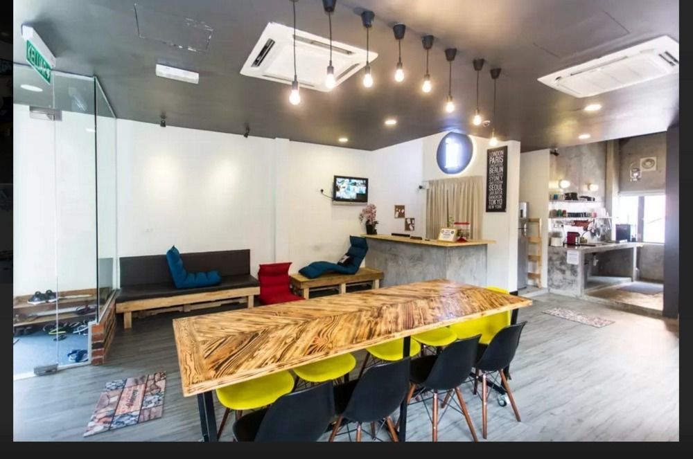 Revopackers Beds And Bunks Hostel Куала Лумпур Екстериор снимка