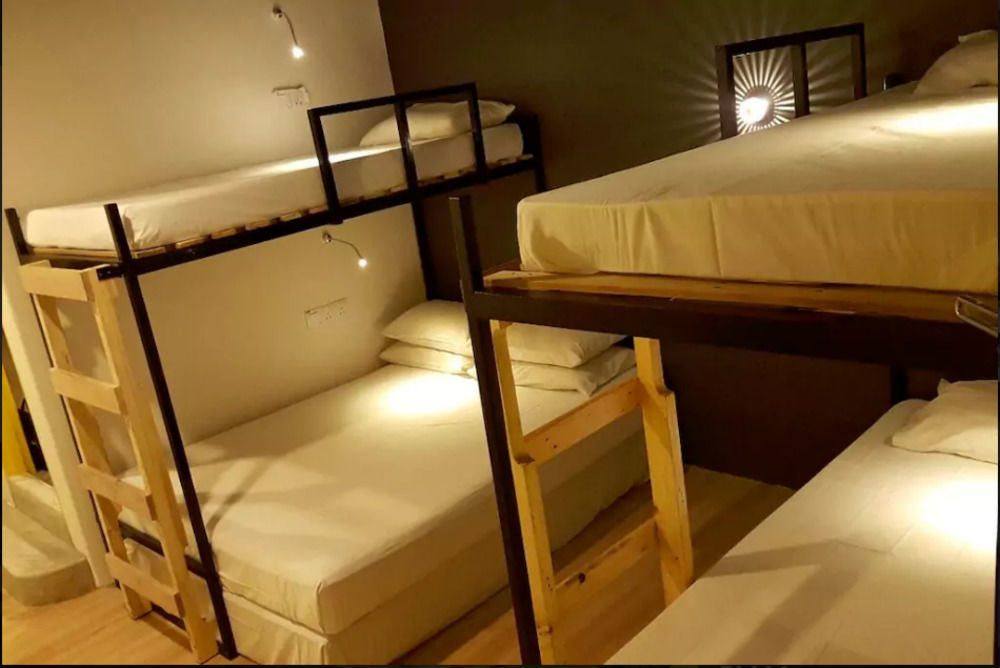 Revopackers Beds And Bunks Hostel Куала Лумпур Екстериор снимка