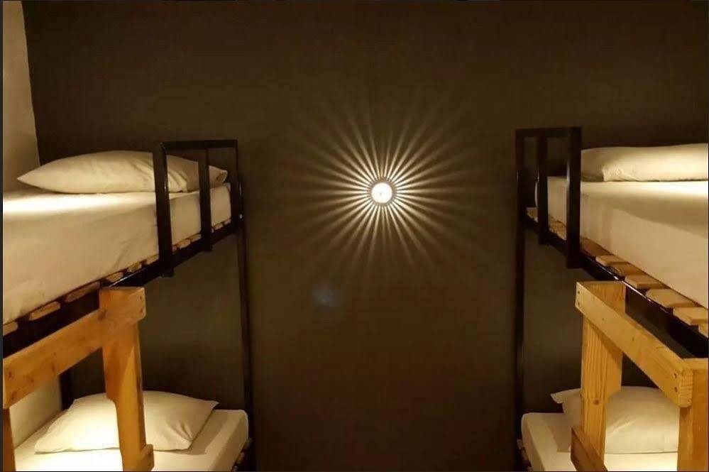 Revopackers Beds And Bunks Hostel Куала Лумпур Екстериор снимка
