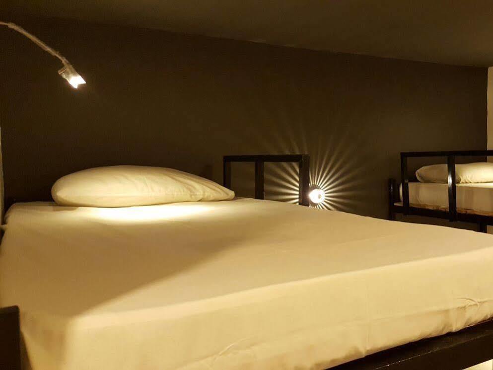 Revopackers Beds And Bunks Hostel Куала Лумпур Екстериор снимка
