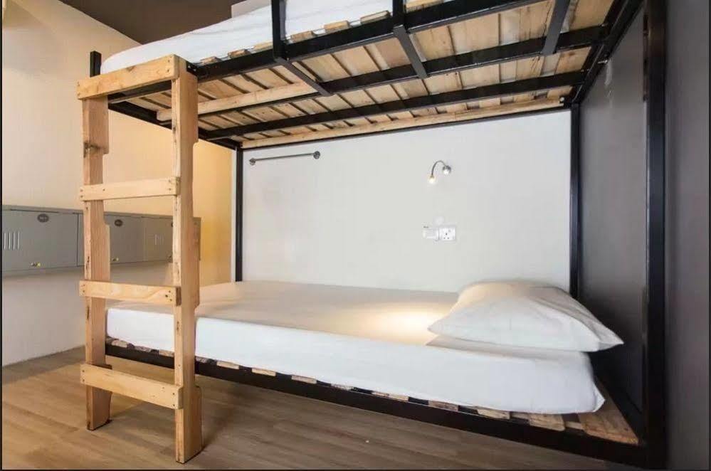 Revopackers Beds And Bunks Hostel Куала Лумпур Екстериор снимка